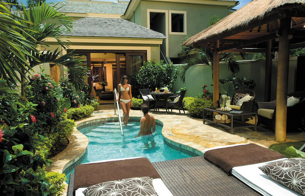 Palm Grove Oceanview Penthouse One Bedroom Butler Suite