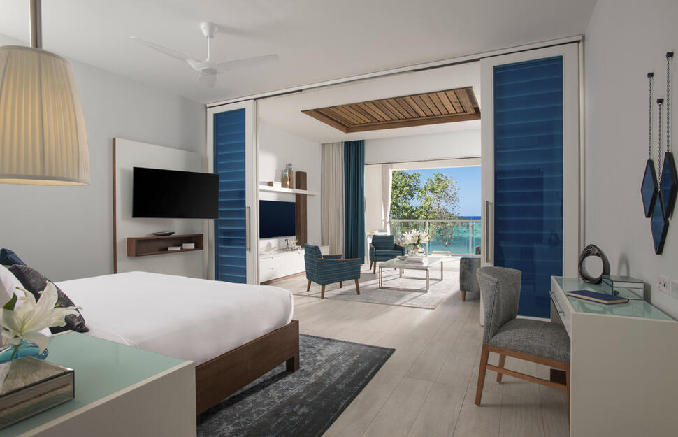 Beachfront Millionaire One-Bedroom Butler Suite with Tranquility Soaking Tub