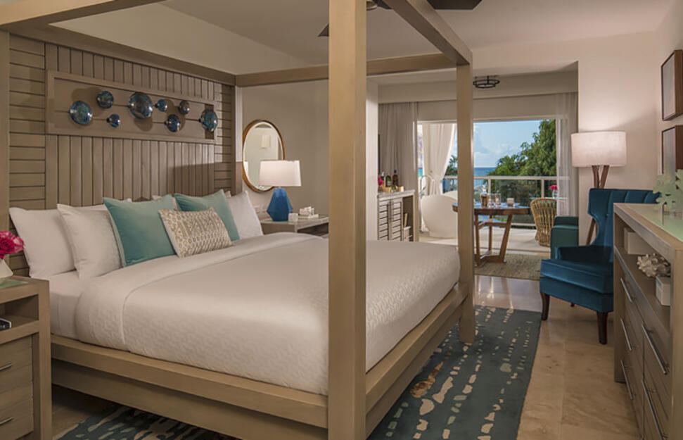 Crystal Lagoon Honeymoon Ocean View One-Bedroom Butler Suite with Balcony Tranquility Soaking Tub