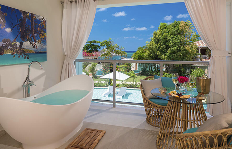 Crystal Lagoon Honeymoon Ocean View One-Bedroom Butler Suite with Balcony Tranquility Soaking Tub