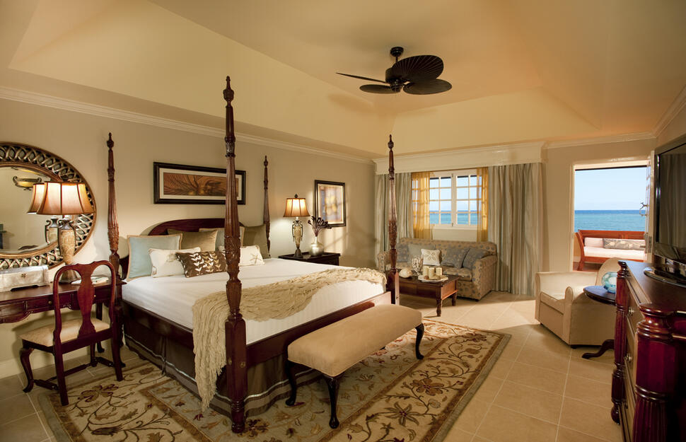 Beachfront Butler Villa Suite