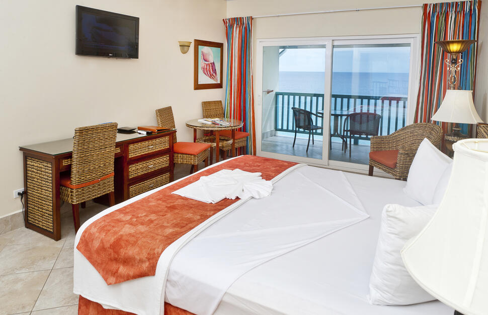 Deluxe Ocean Front Studio - Deluxe Wing