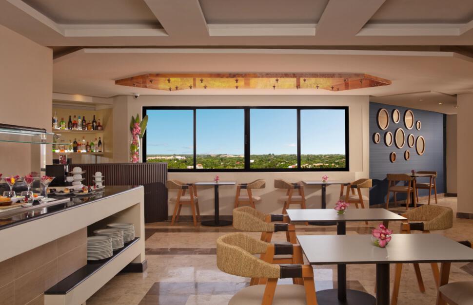 Preferred Club Lounge