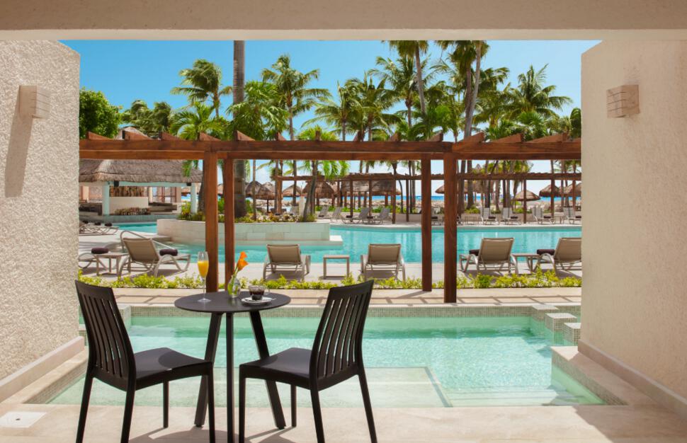 Preferred Club Swim Out