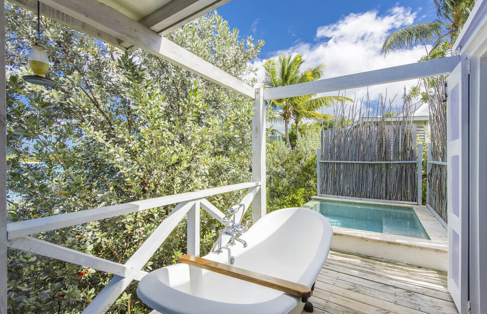 Premium Pool Suite