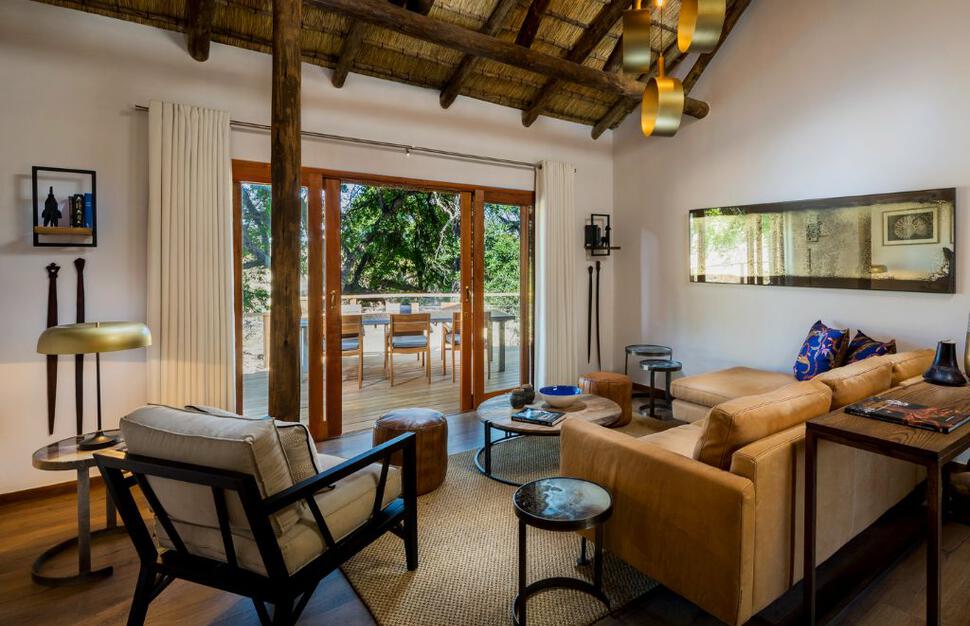 Safari Suite lounge