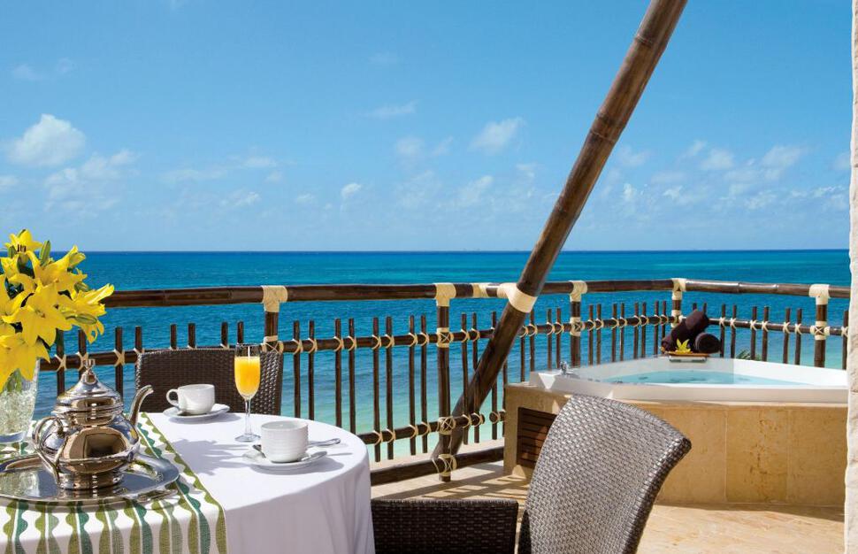 Preferred Club Ocean Front Honeymoon Suite