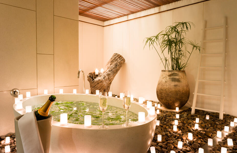 Garden and Pool Residence bathroom