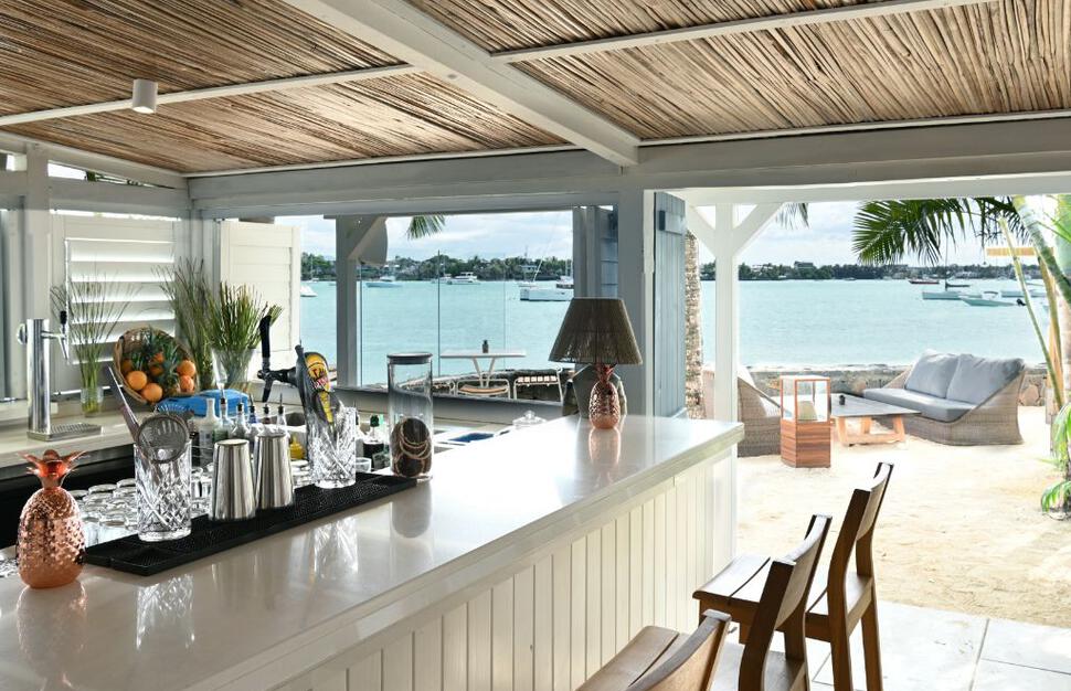 La Crique beach bar