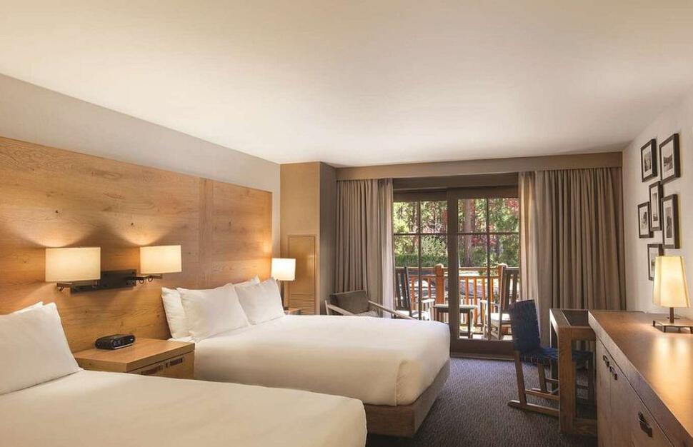 2 Queen Balcony Room