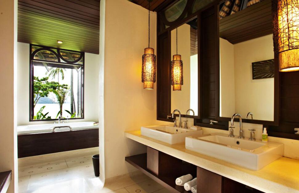 Deluxe Beachfront Villa