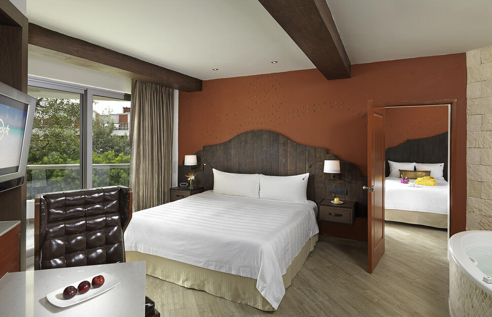 Deluxe Family Suite