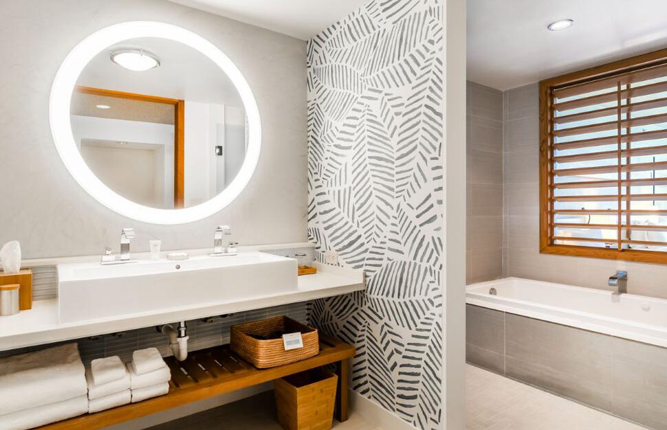 Ocean View Junior Suite King with Balcony