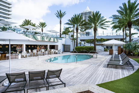 Pool and Aquatica Bar