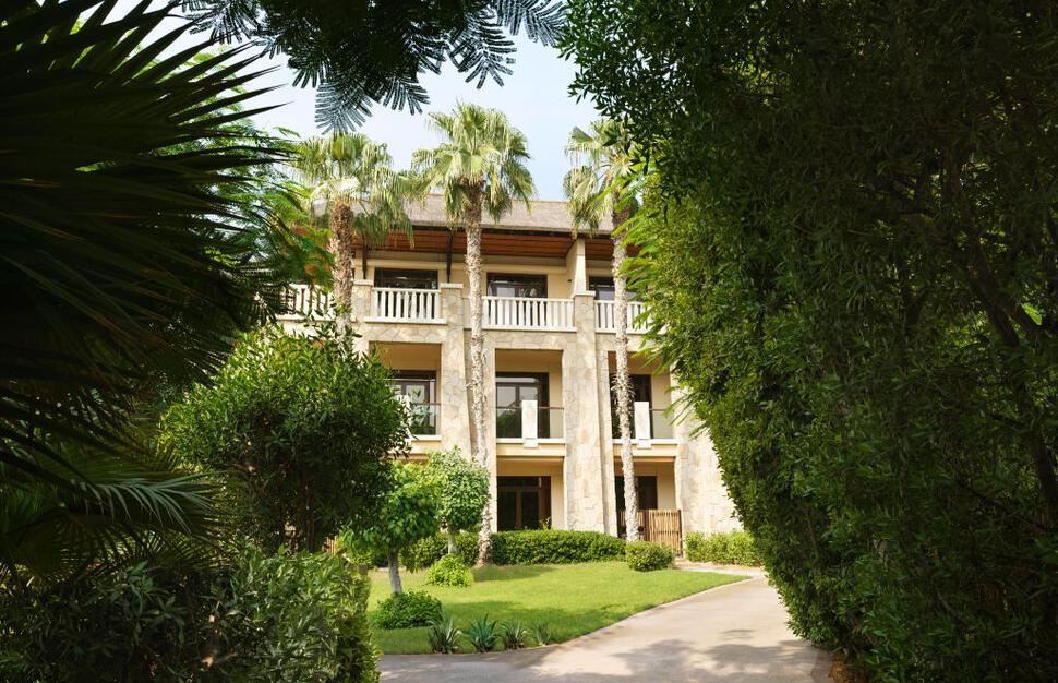 Signature Palm Suites