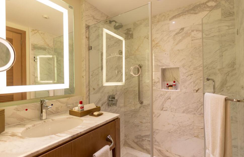 Deluxe Resort View Bathroom