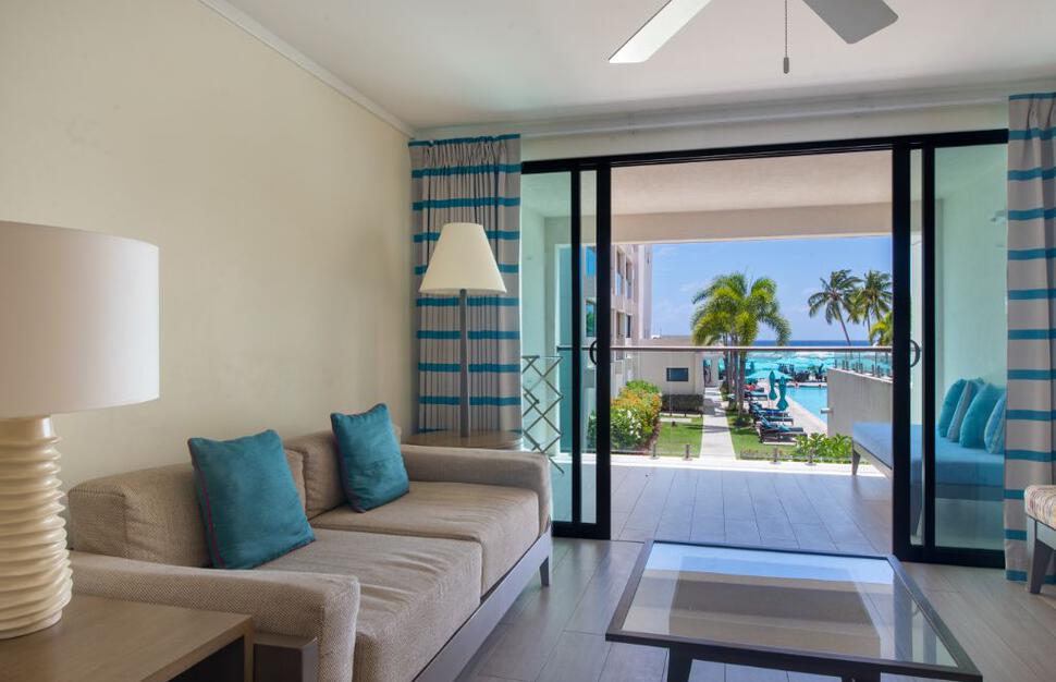 1 Bed Suite living area