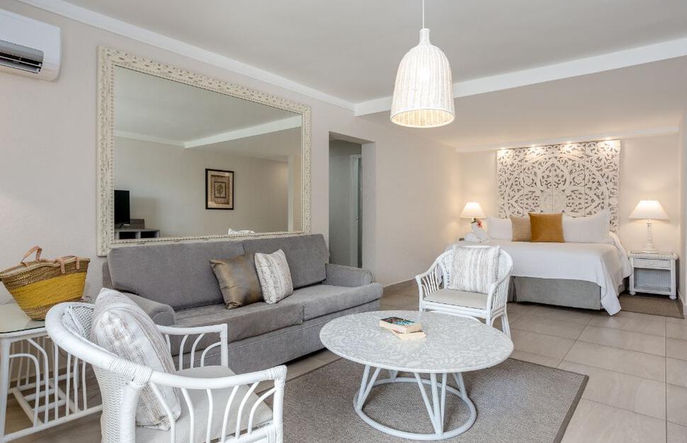 Deluxe Signature Room