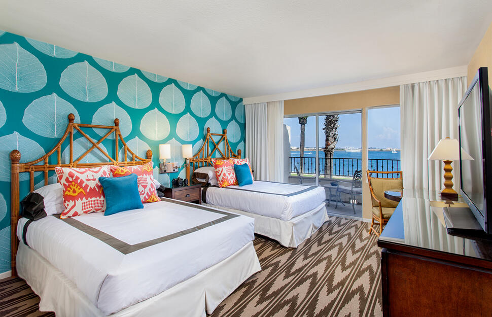 Deluxe Queen Room