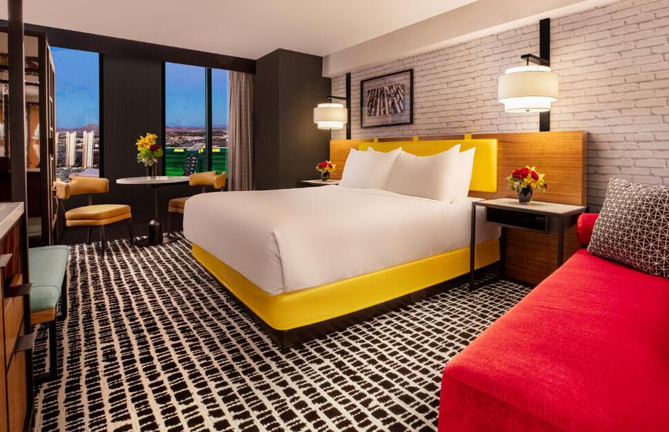 Soho King StripView Room