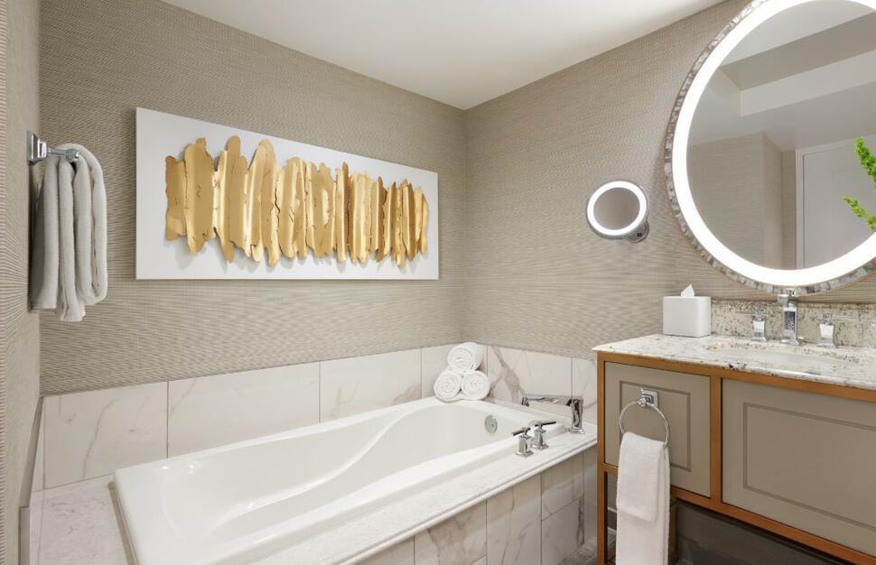 Remodeled Strip View Spa King