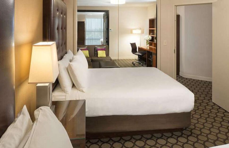 2 Bedroom Queen Suite