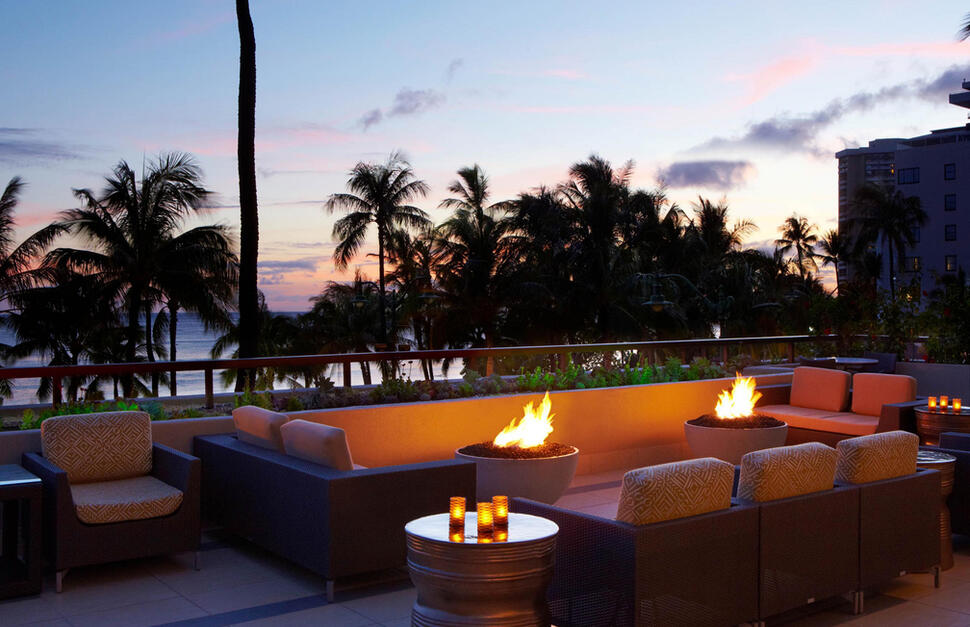 Regency Club Lounge Terrace