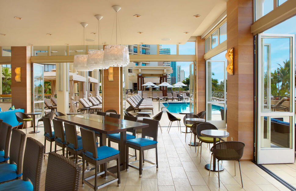 Swim Poolside Lounge