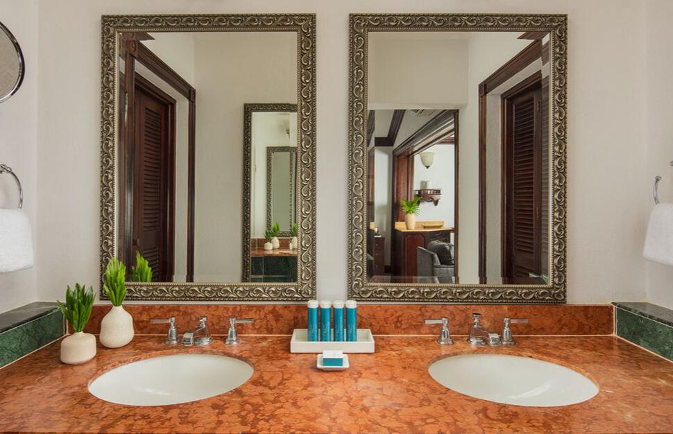 Regent Oceanfront Butler Suite