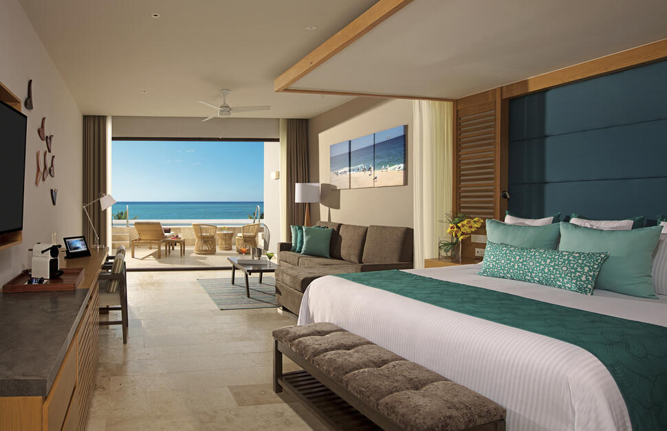 Preferred Club Junior Suite Swim-Out