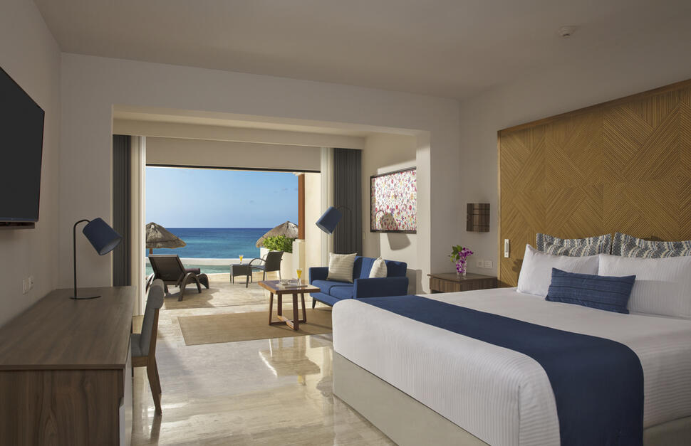 Preferred Club Junior Suite Beach Front Swim Out