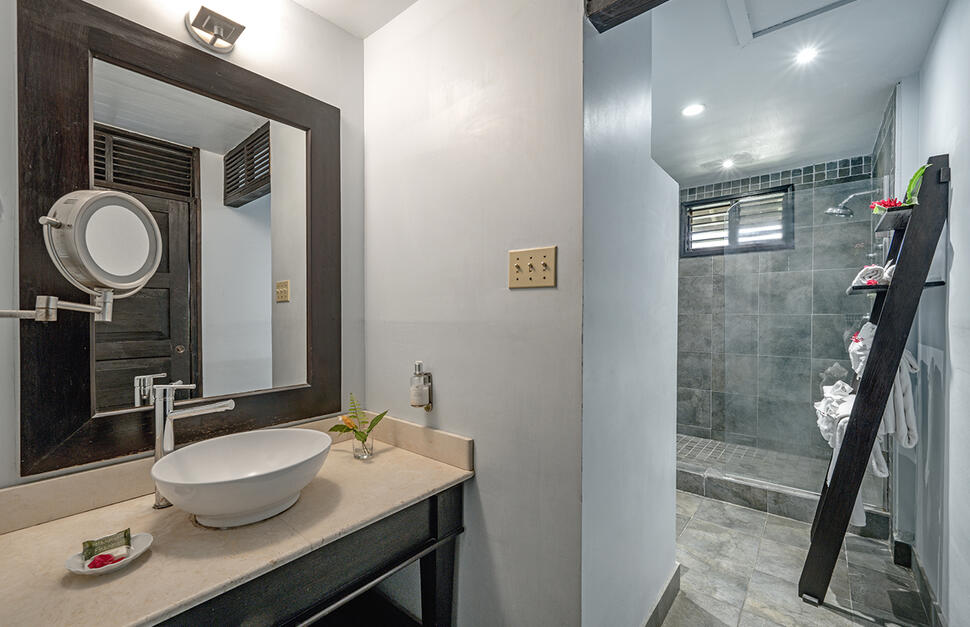 Treetop Bathroom