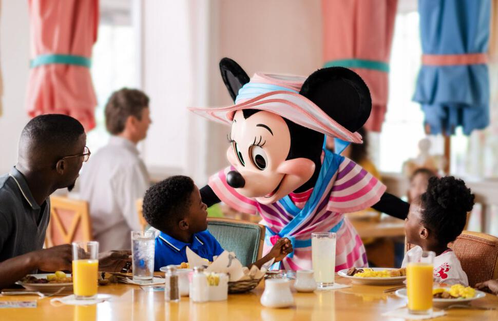 Character dining at Disney's Yacht Club Resort