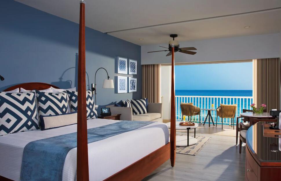 Junior Suite Ocean Front Room