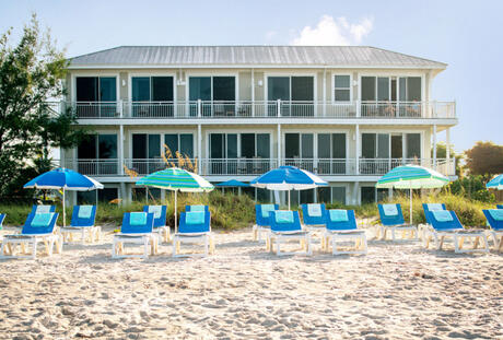 Mainsail Beach Inn