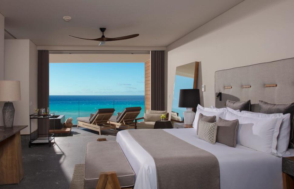 Preferred Club Master Suite Oceanfront