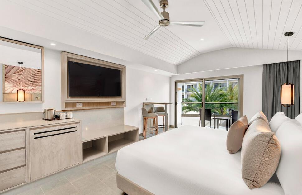 Luxury Pool View Room