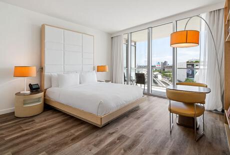 King Balcony Bay View