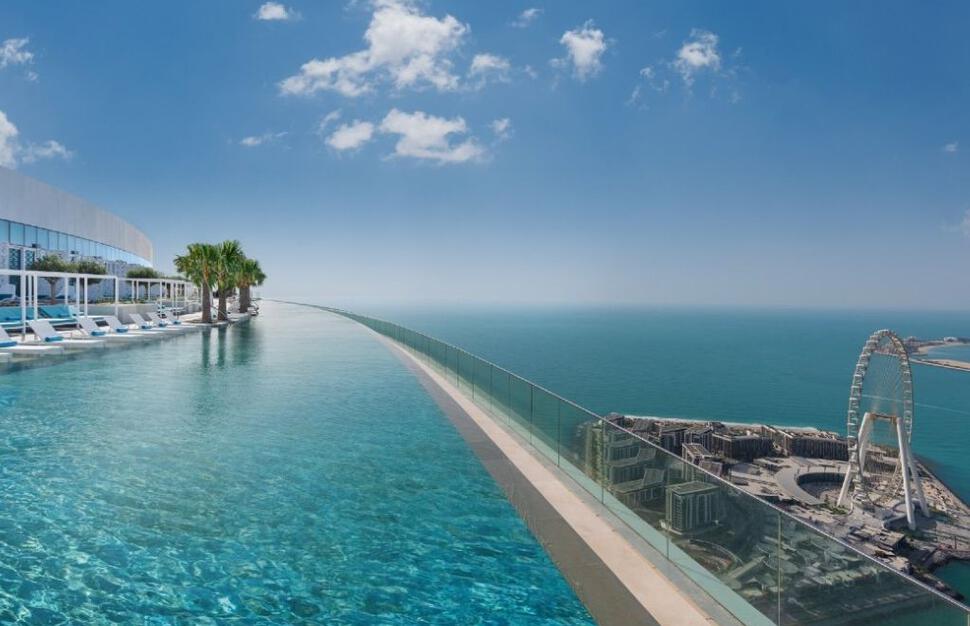 Infinity pool