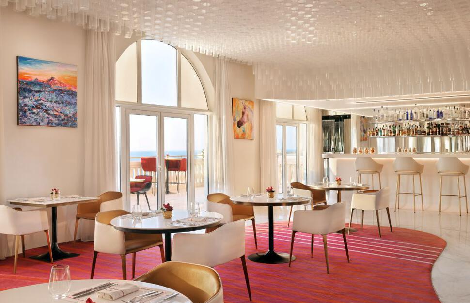Club Lounge