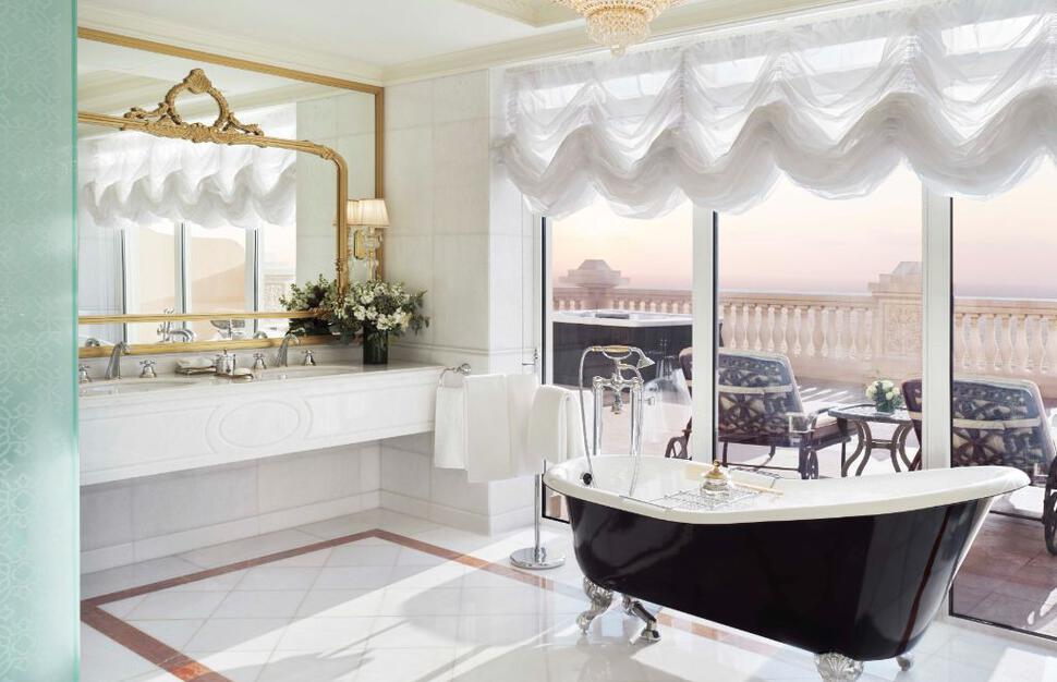 Premier Jacuzzi Suite