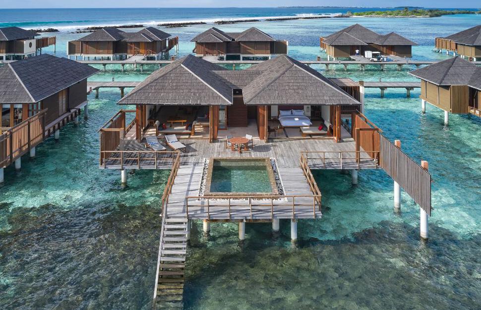 One Bedroom Ocean Suite with Pool