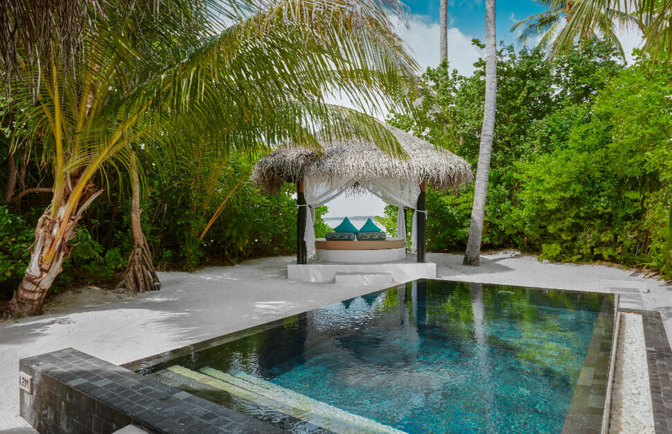 Deluxe Beach Villa with Pool