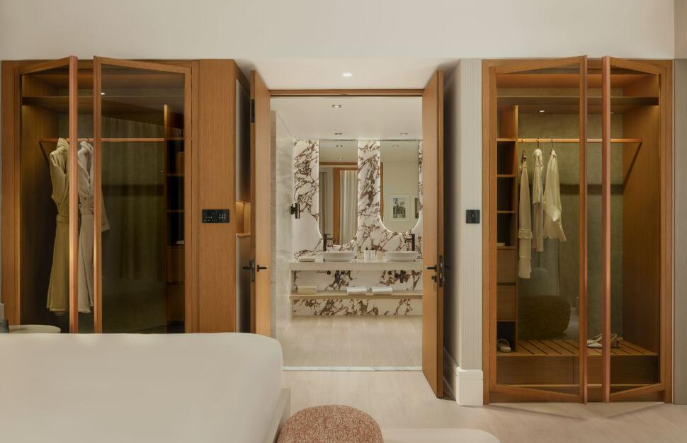 Waking Eclipse Suite with Resort View