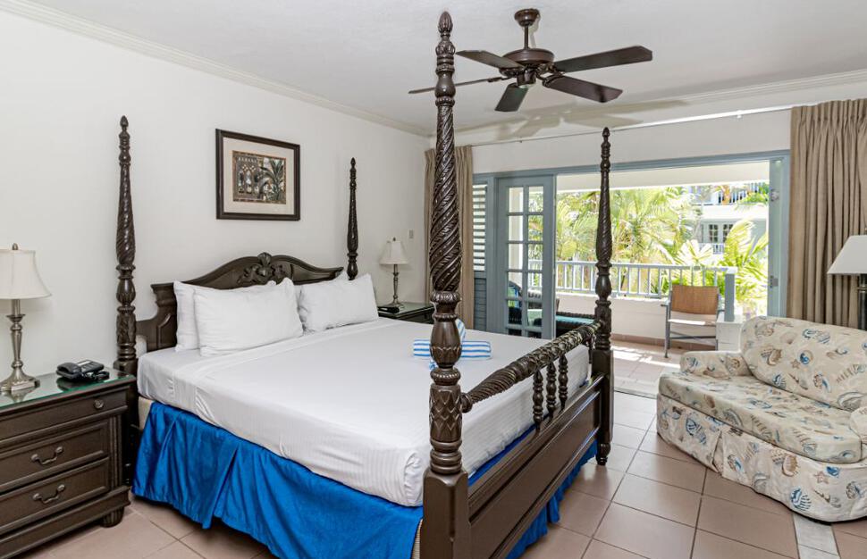 Deluxe Pool Access King