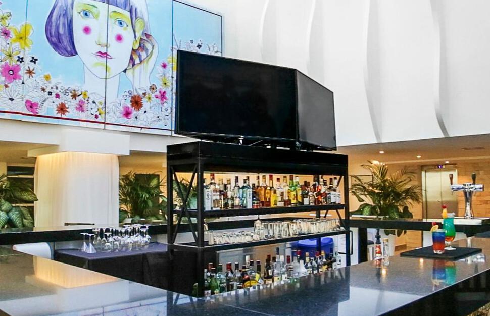 Lobby Bar