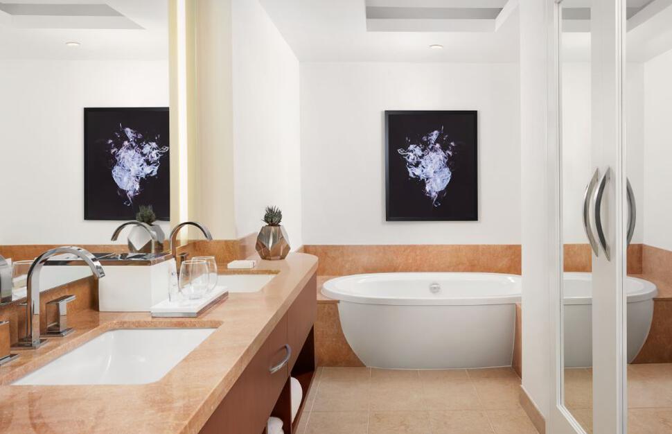 Corner Suite