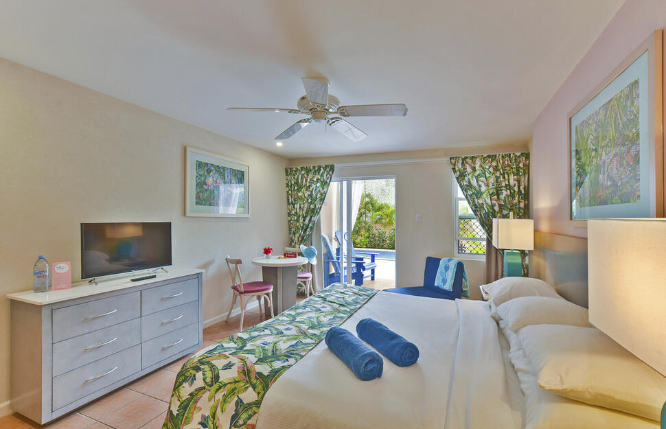 Deluxe Studio Pool View