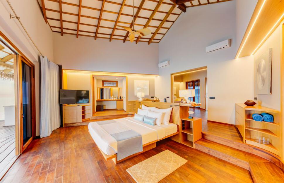 Water Suite with Pool