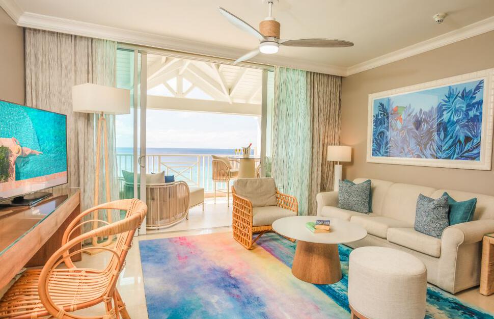 Luxury Concierge One Bedroom Ocean Front Suite